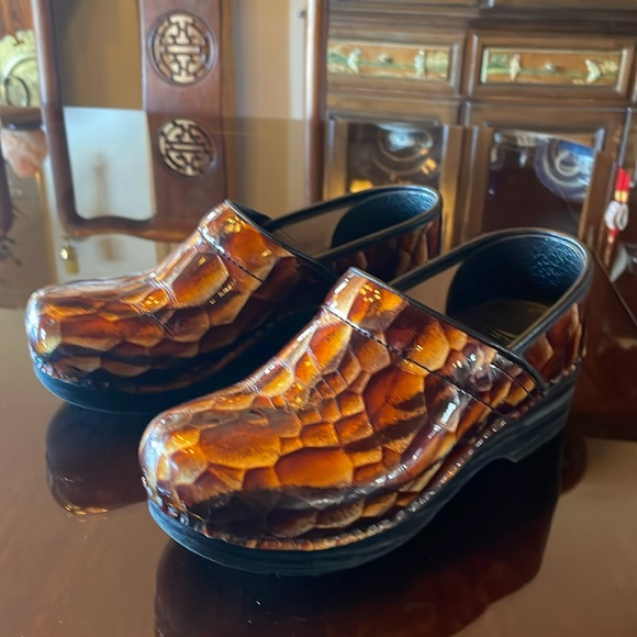 Dansko Clogs - Picture 1 of 13